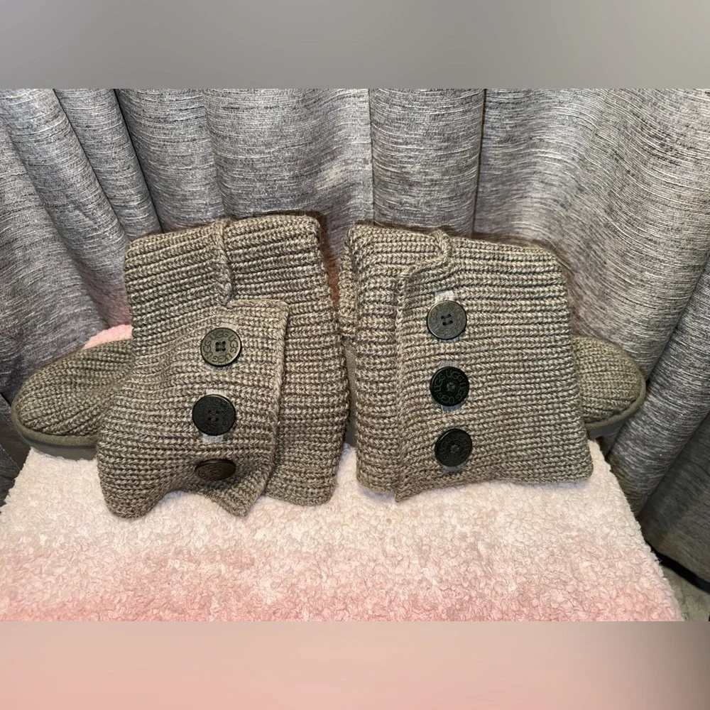 UGG Gray Knit Button Boots - Picture 4 of 9